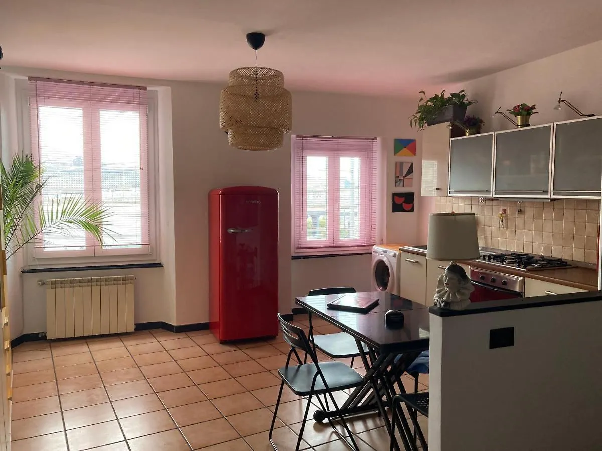 Apartment 80'S Home Genoa Italy